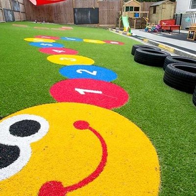 Rosso Giallo Blu Violare Artificiale Bambini Erba Piana Arcobaleno Pista Densità 22050 punti/mq