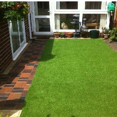 16800 cuciture/m2 Densità verde a forma di U Erba sintetica con alto Dtex e colore verde