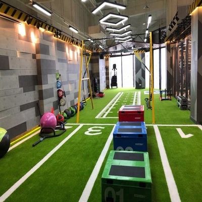 EN14904 Pavimenti sportivi in erba artificiale certificati per interni con densità 52500