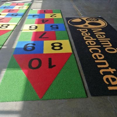 PE PP con supporto di erba artificiale Logo di colore di colore di erba sintetica Mini tappeto da calcio