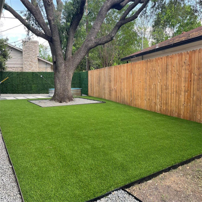 Verde Rosso Nero Blu Bianco 40 mm Rollo di tappeto di erba sintetica per la decorazione del giardino